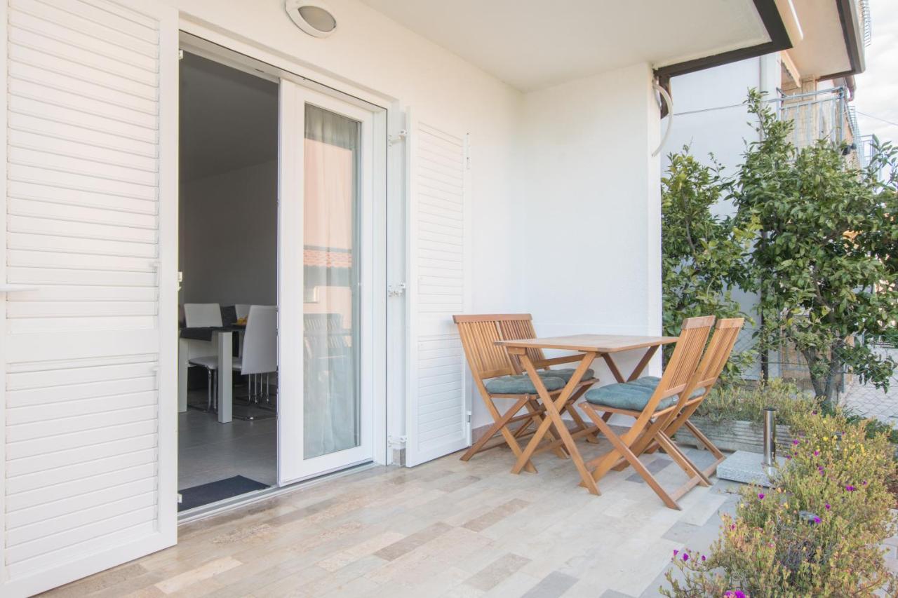 Apartments Lirio Umag Exterior photo